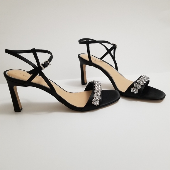 🆕️⬇️Jewel Badgley Mischka Patsy Strappy Crystal Embellished Heel - Picture 2 of 16